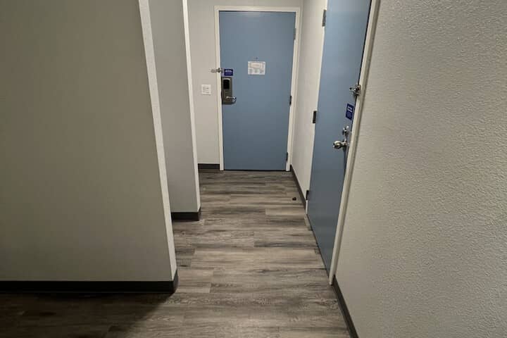 Room 5 of 27
