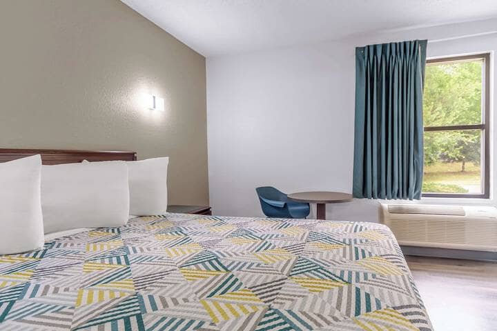 Room 9 of 27